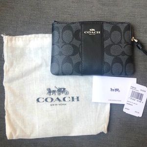 Coach: Small Wristlet in Signature Jacquard